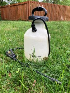 1-gallon hand-pump sprayer